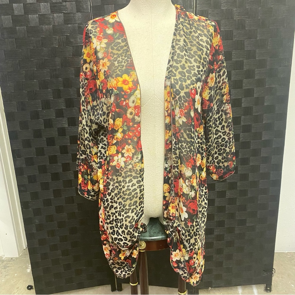 Lily Pad Womens Size Large Sheer Short Sleeve Kimono Top.